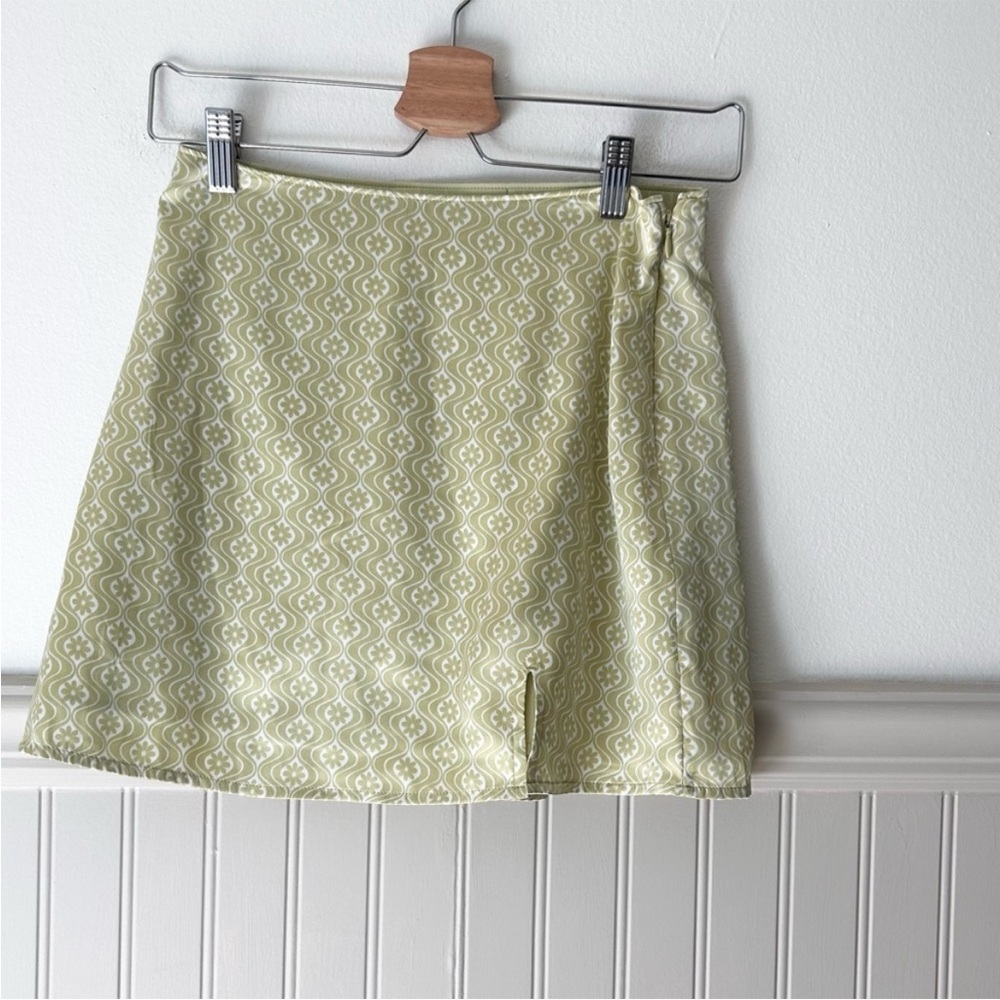 Hollister Light Green Patterned Mini Skirt size XS